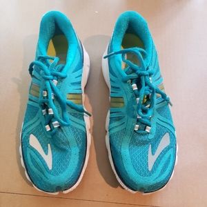 Women’s size 7.5 BROOKS PURE CADENCE running shoes